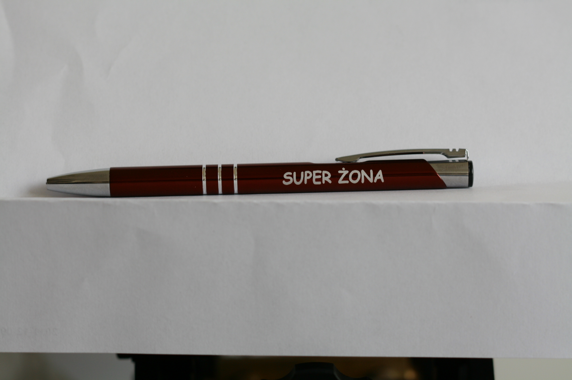 Grawer laserowy na długopisie — grawer super zona